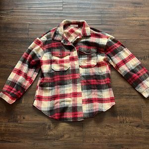 Like new, plaid shacket
